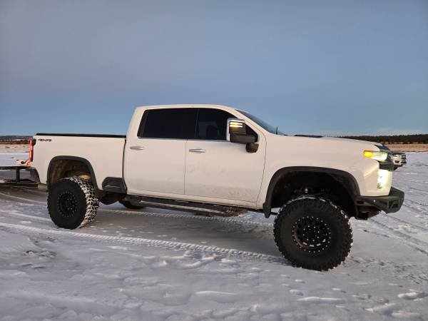 2020 silverado 2500hd  *LIFTED* 1