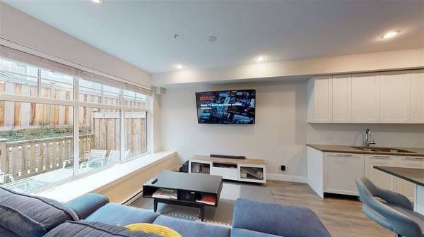 5188 Savile Row丨Bright 3Bed Townhouse for Rent丨 Near Deer Lake 1