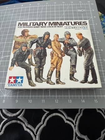 Tamiya Military Miniatures 1/35 Russian Army Tank Crew At Rest 35214 M 1