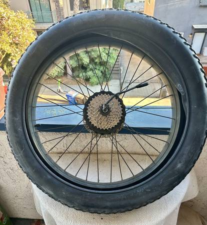 Juiced Rip Current S rear wheel (with 750W hub motor) 1