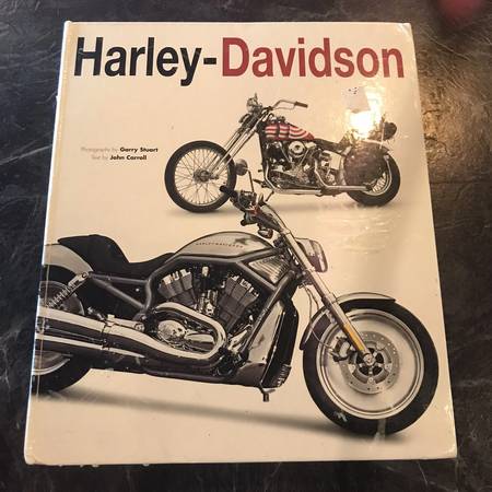 Harley - Davidson. Photographs by Garry Stuart, Text by John Carroll 1