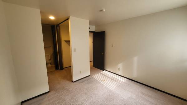 $1,470 / 2br - 840ft2 - Enjoy incredible views at Alpine! 2 Bd, 1 Ba, 840 SqFt! (Anchorage - Midtown)64004785783811121