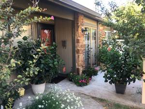 $1,500 / 2br - 1500ft2 - Senior Friendly Across Street Southern Hills Country Club 🏆 ⭐️⭐️⭐ (Southern Hills)63982133740290120