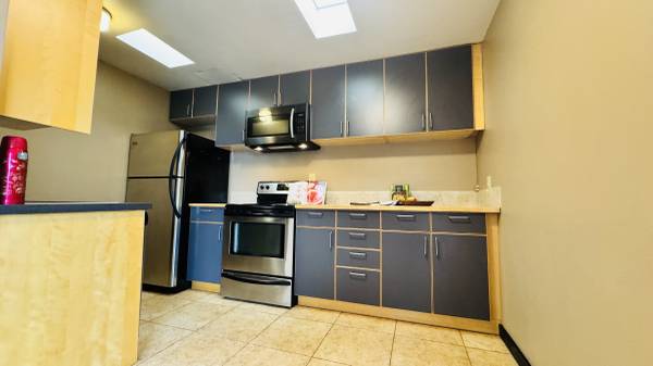 $1,799 / 1br - 720ft2 - Short-Term Rental option| 1BR with Stunning Views in Magnolia | Promo! (Magnolia, Seattle)64031308011265123