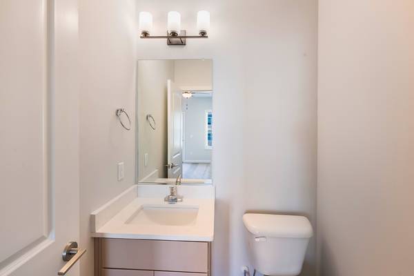 $1,330 / 2br - Spacious 2-Bedroom Apartments at Legacy at the Park! (Burlington)64027444913665121