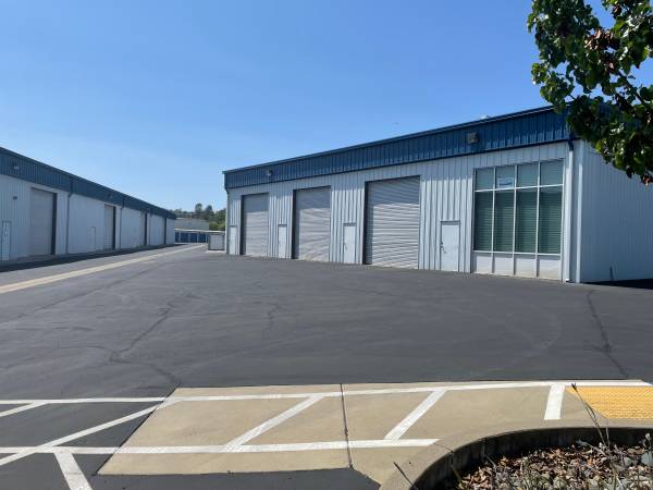 $525 / 900ft2 - 900 sq ft pull-through Storage Available (2488 Progress Drive)63972383534595121