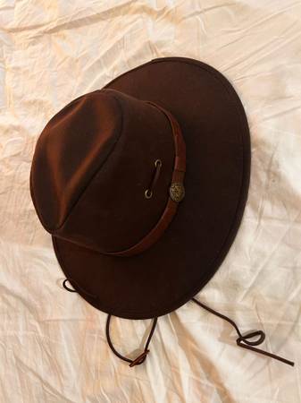 Outback leather hat 1