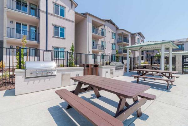 $3,320 / 3br - 1311ft2 - Window Coverings, Private Balcony/ Patio, Playground (1349 Blossom Ave, Suisun City, CA)64043494607619124
