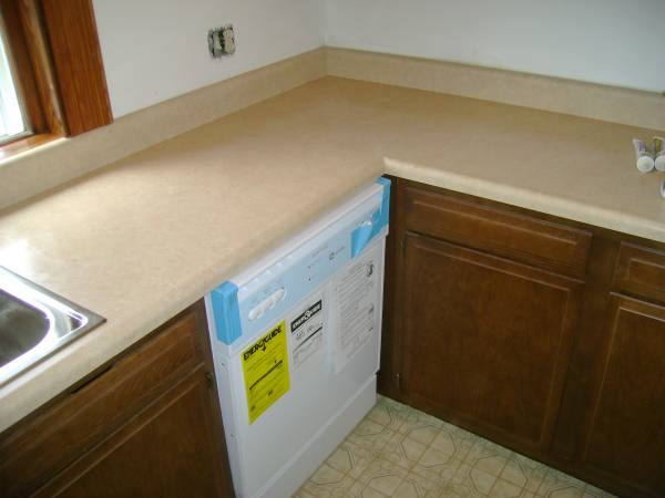 $1,585 / 2br - 5 Large Rms on 2nd Fl, 2 Bedrooms, 1Bath, Dishwasher, Walkable, Bus (Hamden)64010333034243124