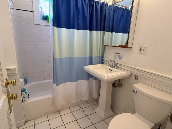 $850 Large Private Room Available for Rent in Malden Center (Malden)63996545639555123