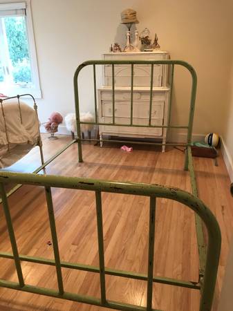 Full antique iron bed frame 1