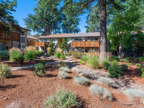 $1,575 / 2br - Centro de Fitness, cerca del transporte público - Apartamento de 2 habitaciones y muchas actividades (Beaverton)63820681616001123