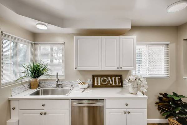 $1,995 / 2br - 974ft2 - A gorgeous 2 bedrooms, 1 bathroom, move in ready !!! (, La Mesa, CA)63954708554498124