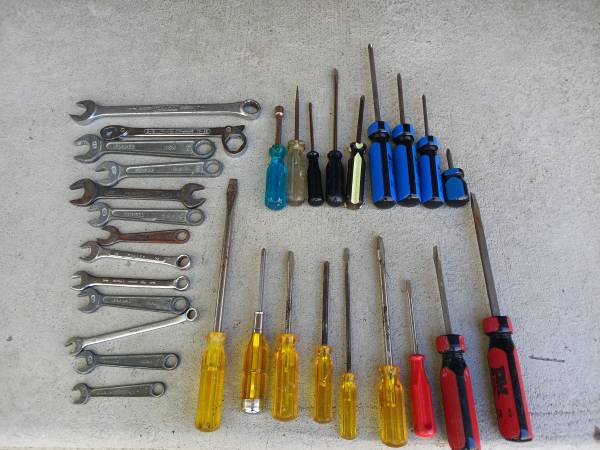 Mixed Tool Set 31 Ct Wrenches And Screwdrivers 1