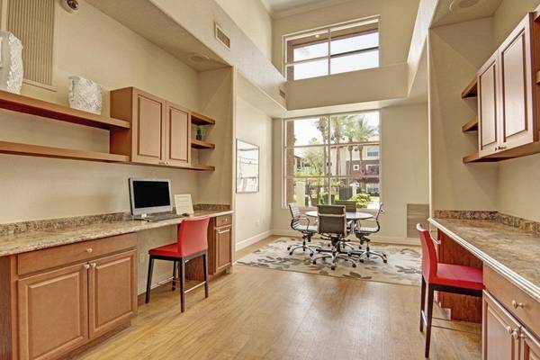 $1,550 / 2br - 1147ft2 - You and your pets will enjoy life at our community. Pet friendly! (Phoenix)64024824208131122