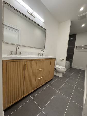 $3,850 / 2br - Chelsea 2 Bed/2 Bath Modern Haven | Near Admiral's Hill63699295102595123