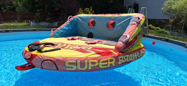 Gladiator Super Brawler 3-Person Towable Tube 1