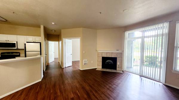 $1,699 / 2br - 966ft2 - 🎃 Spooktacular 2 Bedroom Apartment – Perfect for Fall Nights!63672582662019120