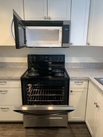 $1.895 / 2 habs - 848 pies² - Adosado de 2 dormitorios recién remodelado (Woburn)63509634865027121