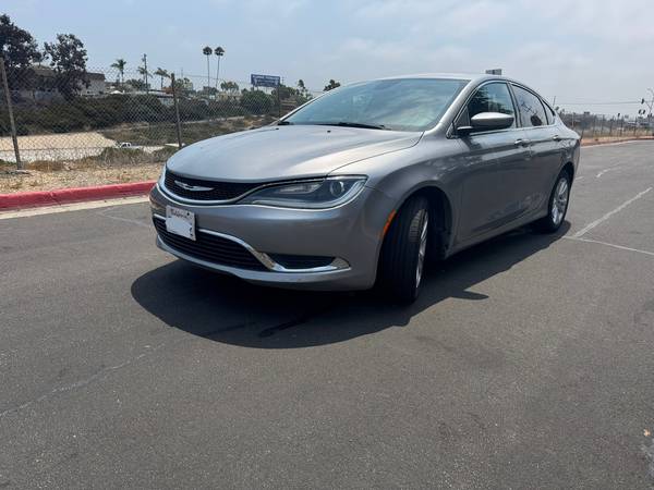 2015 Chrysler 200 - $4,400 (92116)63440186672899121