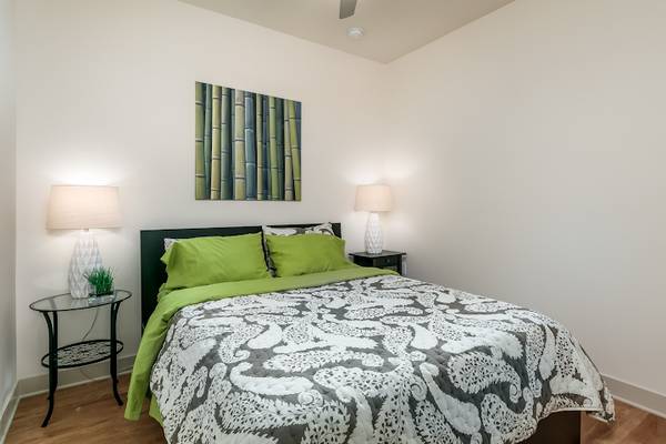 $1,350 / 1br - Walk to top restaurants from your door @ Division Street Station! (SE Portland, Division, Richmond, Mt Tabor)63776937516033124