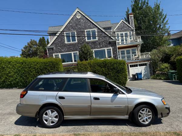 2004 Subaru Outback Wagon AWD Motor Nuevo ¡¡¡Excelente para traslados! - $2,60063622913658369122