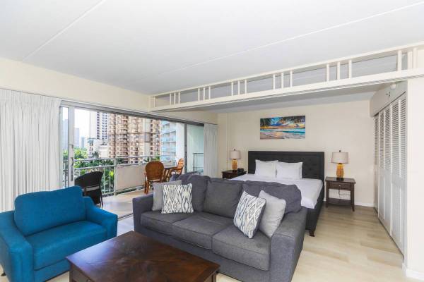 $1,050 / 500ft2 - Ilikai #705 FALL SPECIAL (Honolulu)63939659957634123