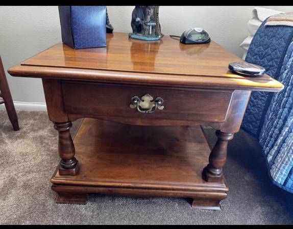 Ethan Allen Side Table 1