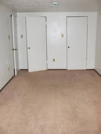 $975 / 1br - UNO DE UN DORMITORIO EN SQUIRREL HILL (3245 BEECHWOOD BOULEVARD)64013205967107123