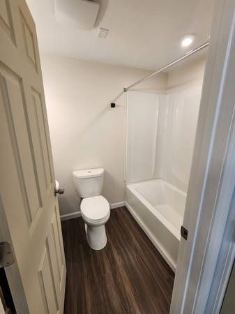 $1,295 / 2br - Air-conditioned 2 BR in Highland Park (Highland Park)64013369961985124