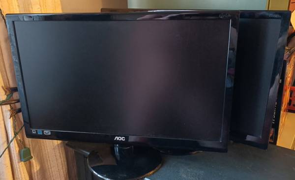 22" Flat Screen Monitors 1