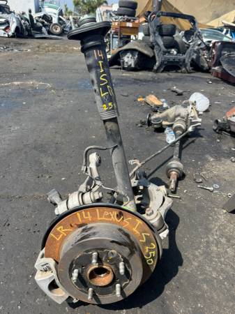 2014 Lexus Is 250 Rear Left Suspension Complete. $300 1