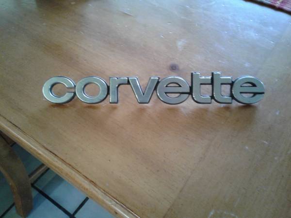 CORVETTE BADGE 1