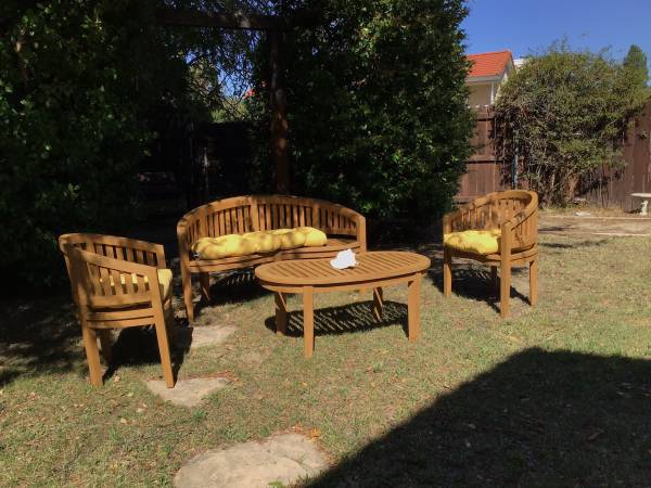 Solid Teak Patio Conversation Set – Like New - It is available 1