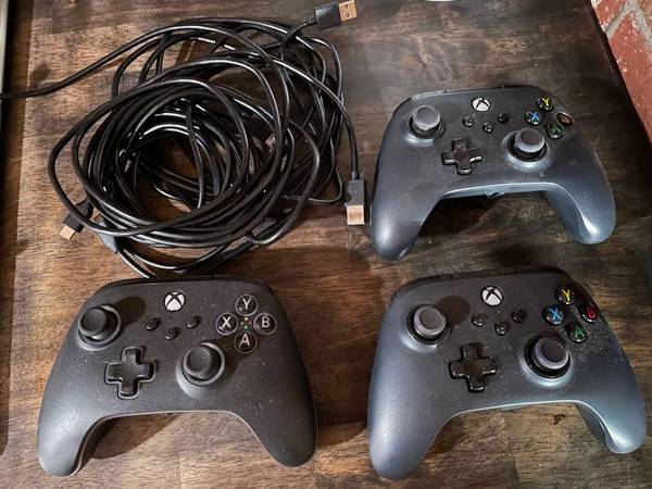 Wired Xbox Controllers 1