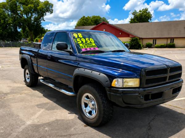 1998 Dodge Ram 1500 4x4 V8 • Clean Title • Cold A/C • $5,950 OTD 🔥 1