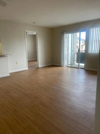 $2,350 / 2br - 1020ft2 - 2 BD 2 BATH W/ PATIO (UPSTAIRS) (1245 Donax Ave.)63865814579587121