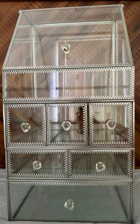 Glass abd silver tomed makeup holder 1