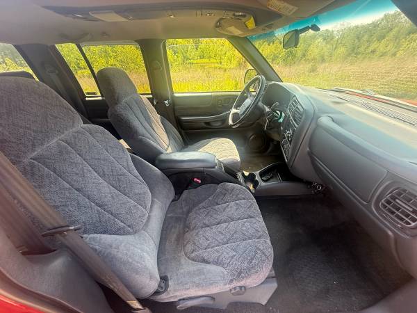 2002 Chevrolet S10 LS Crew - Photo 11