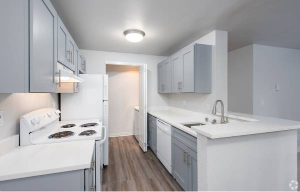 Third Floor 2 Bed 2 Bath. 1 Month FREE Rent! 1