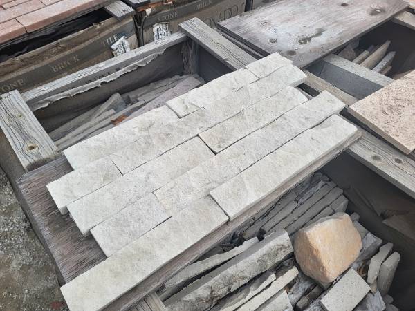 SURPLUS STONE VENEER   (100 SQUARE FEET PER PALLET) 1