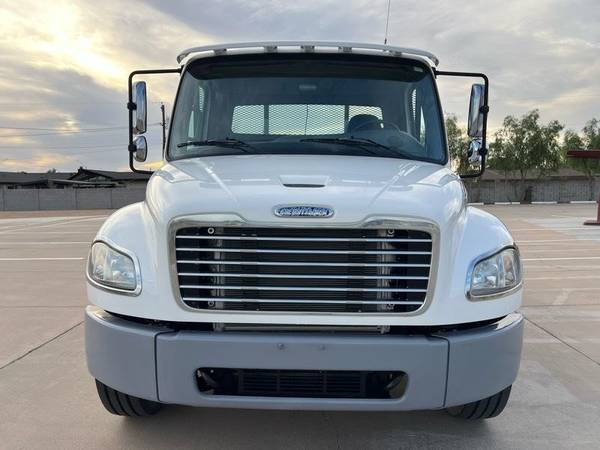 2015 Freightliner M2 106 - Photo 7
