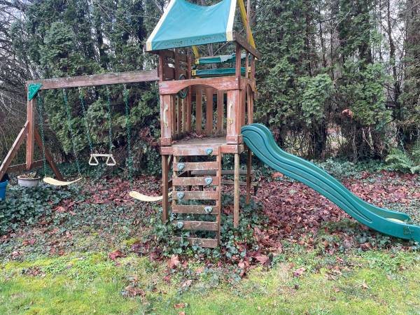Free swing set 1