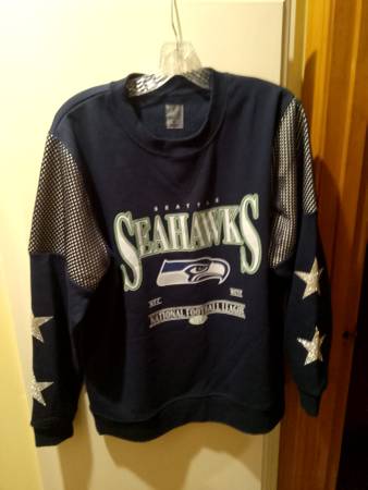 Women's Seahawks medium long sleeve pullover 1
