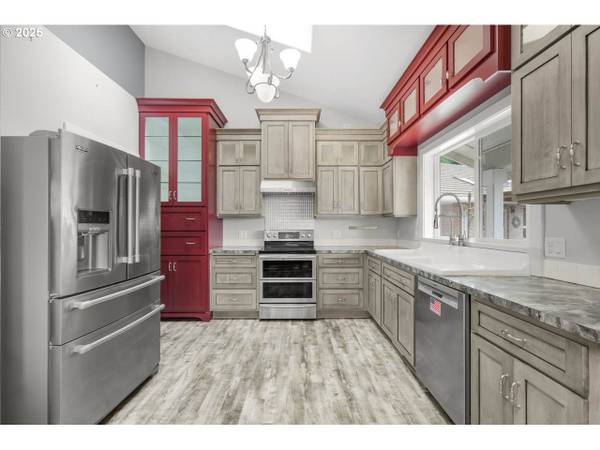 $1,250,000 / 3br - 2948ft2 - Battle Ground,  Home for Sale - 3bd 3ba63777318061699124