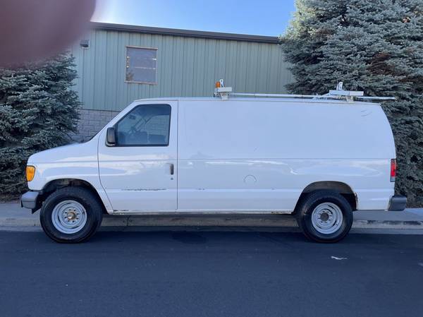 2007 Ford E-250 - Photo 2