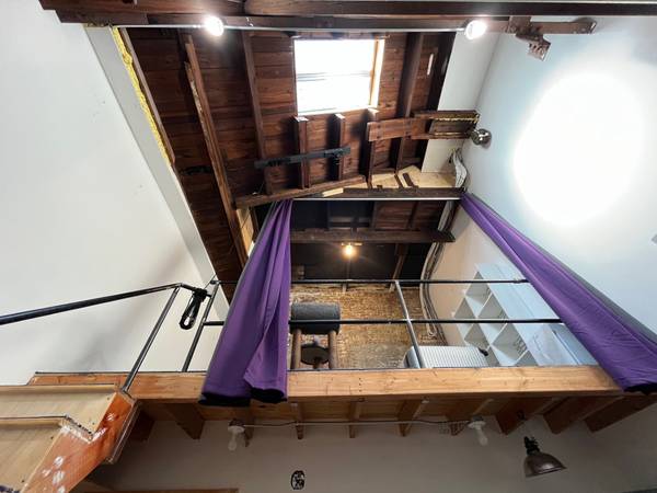 $1,450 / 406ft2 - Bright Creative Studio Loft (East Williamsburg)63689608674945121