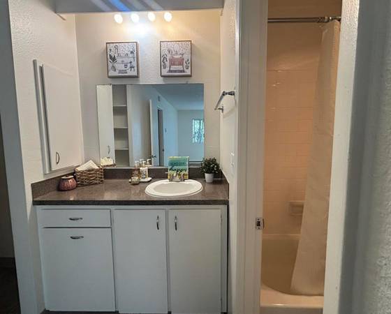$1,575 / 2br - Centrally Located in Beaverton - Secure Key Card Access + Quiet (Beaverton Tigard)63867269588993121