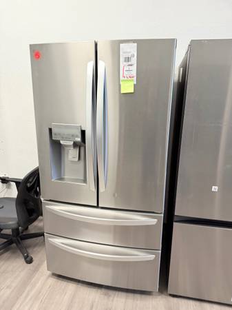 LG 4 DOOR FRIDGE WITH DOUBLE ICE MAKER 1