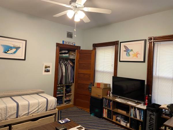 $1,200 / 150ft2 - Bedroom in Stunning Condo- Walk to Davis Sq/ Harvard University (Walk to Green Line- Ball Sq/ Red Line- Porter Sq)63996547046914121